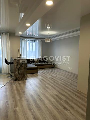 Валерія Лобановського вул., 29