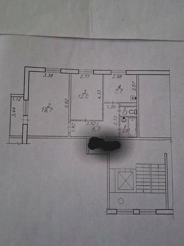 Продам 2-кімнатну квартиру в майже центрі міста