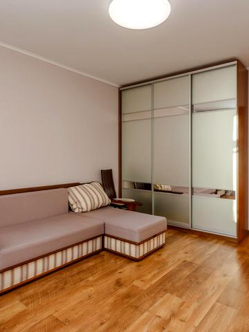 Воскресенська вул., 14-Д