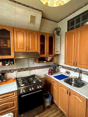 Продам 2х.кв. 2/2 S-43м2 кирпич  газ  на Лысой горе , круг Новый быт.