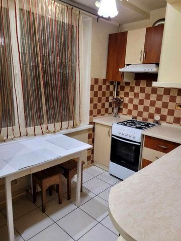 Сдам 1 кв метро Масельского 6000 гр.