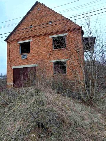 Дім з ділянкою 10 соток