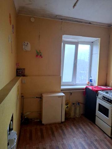 2 кімната  без меблів