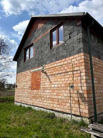 Будинок з ділянкою