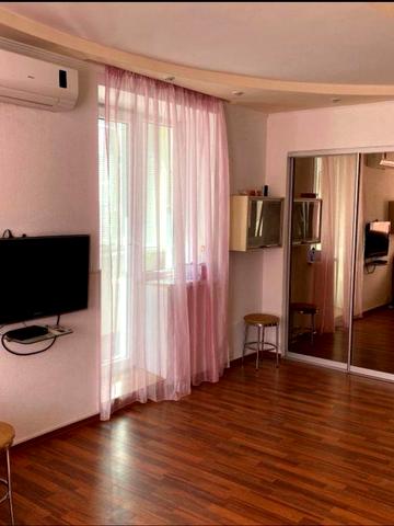 Вул Вокзальна. 1 кімнатна квартира , ремонт, меблі, техніка