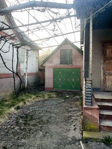 Продам будинок с.Іза вул. Незалежна 74