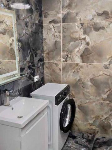 Довготривала аренда двокімнатої картири з новим ремонтом і меблями в центрі міста.