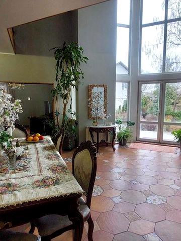 Здається в оренду сучасна садиба у с. ПЛЮТИ.