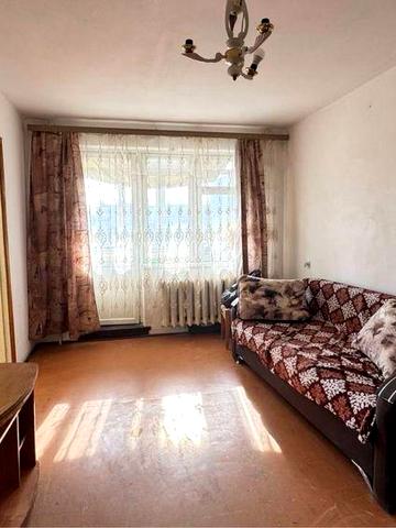 Продаж 4-кімнатної квартири