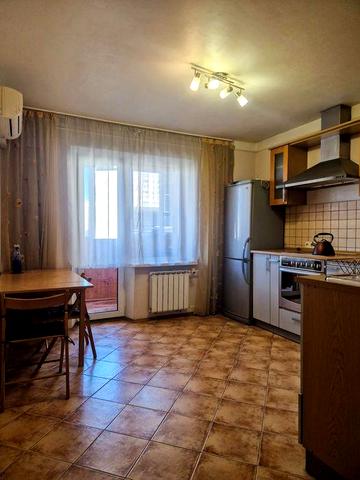 Оренда 1 кімн.  квартири   вул.Ревуцького 42б