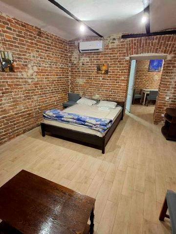 Оренда квартири у центрі Львова, вул. Скельна. Квартира знаходиться в цоколі будинку