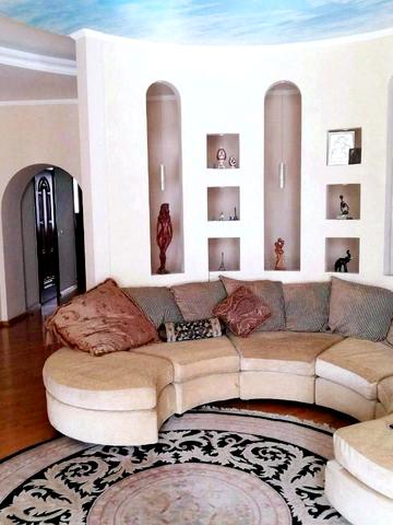 Волоська вул., 51/27