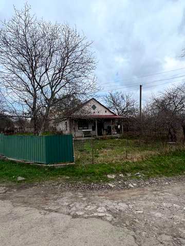 Продам будинок та територію в Теплику