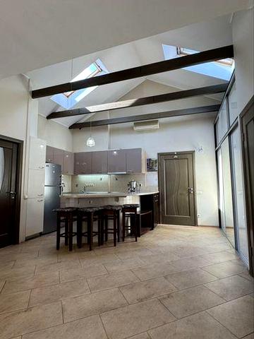 Сучасна 3к. квартира, в мансарді! М. Палац Украіна, Либідська