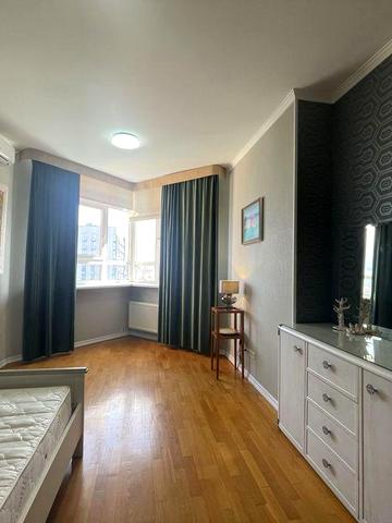 Без %. М. Золоті Ворота, вул. Бульварно-Кудрявська 11А