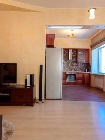 Хрещатик вул. (Kreschatic), 23