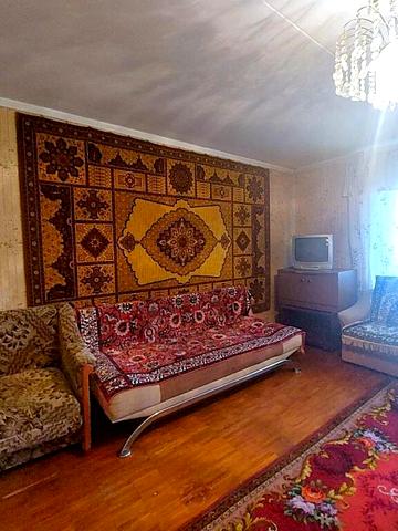 Сегедська вул., 1