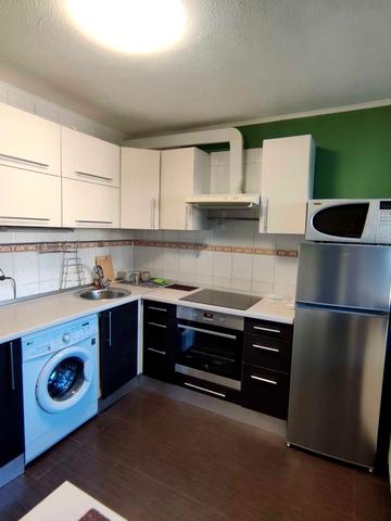 Стадіонна вул., 14