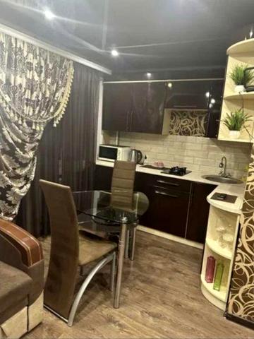 Оренда однокімнатной квартири біля площі Вододимира Великого