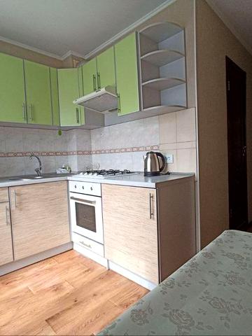 Сдам 1 к.кв. на Салтівці
На Газ та воду стоять лічільники.
Орендар сплачує додатково всі