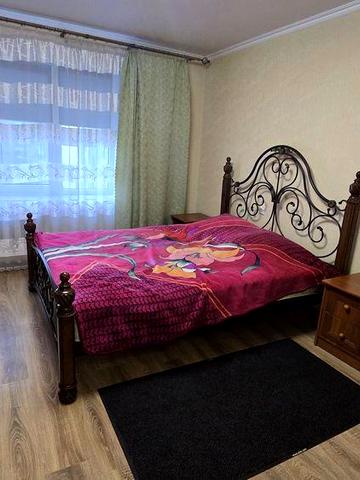 2к кв на Амосова. Вільна