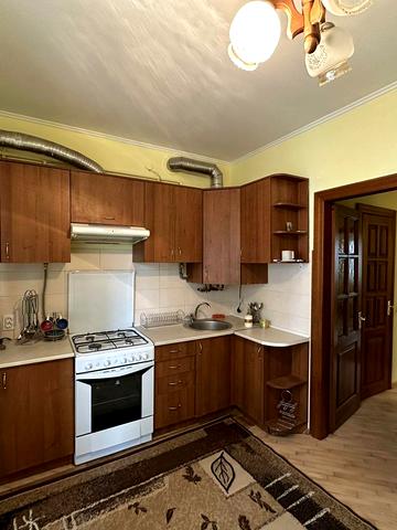 Каховська вул., 29