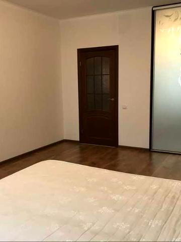 Здам 1 кімнатну квартиру .  Метро Чернігівська.