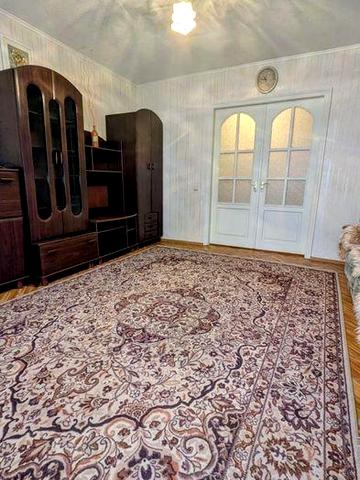 Продам трикімнатну квартиру...