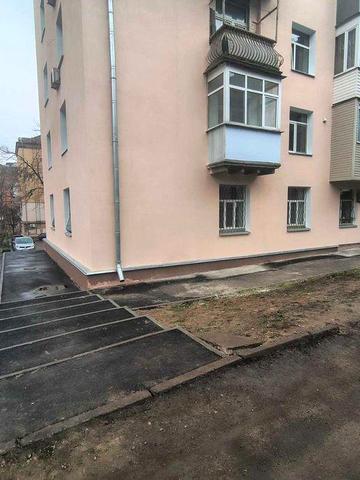 Продається 2х кімнатна квартира, вул. Гаврилишина 14 (метро КПІ) під ремонт, 1 поверх
