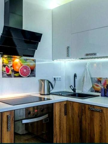 Юрія Поправки вул. (Миколи Лебедєва), 14