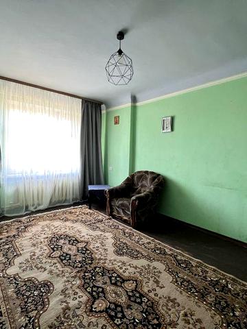 Ексклюзив.Продам 1 кімнатну квартиру в гуртожиту в центрі міста Узина