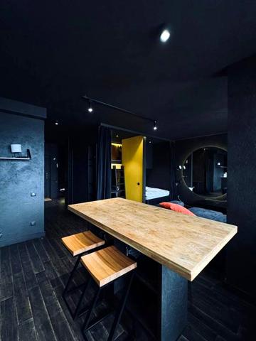 Черная квартира с балконом в ЖК Obolon Residences