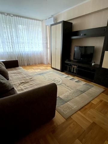 Велика Васильківська вул. (Червоноармійська), 124