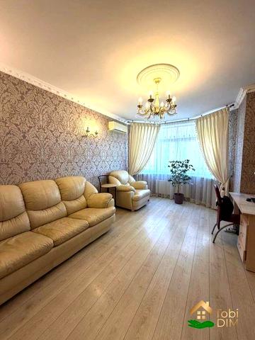 Єлизавети Чавдар,8, Патріотика, Молодіжний квартал, Осокорки, Русової