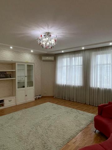 Євгена Коновальця вул. (Щорса), 32-Б