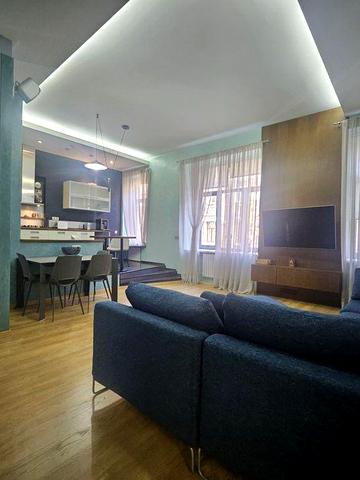 Оренда просторої сталінки Центр, театр Шевченко