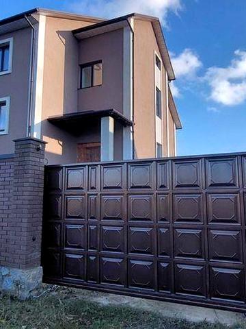 Продається великий будинок, можливо під міні готель