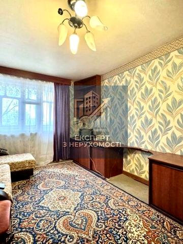 Продаж 2к квартири вулиця Ревуцького 25