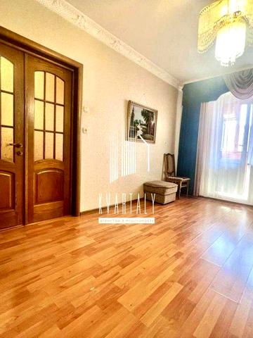 Продаж 4-кімнатної квартири на Позняках