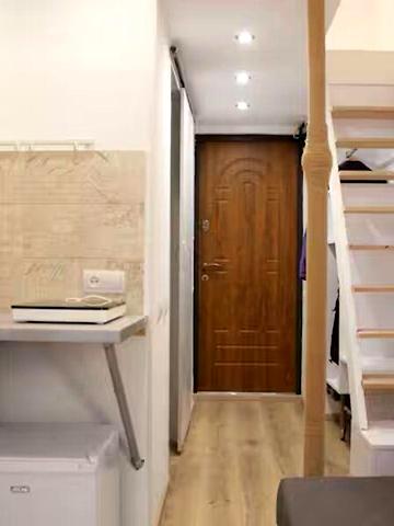 Довгострокова оренда 1к Квартира Тараса Бобанича «Хаммера» (Короленка Володимира) вулиця