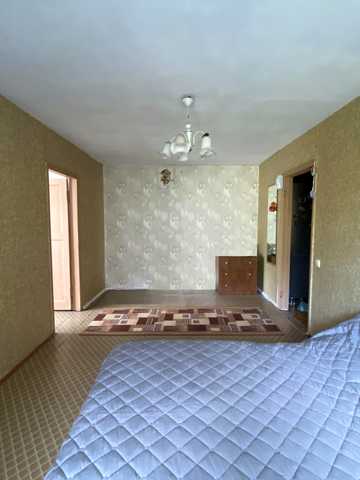 Космонавтів вул., 21/2