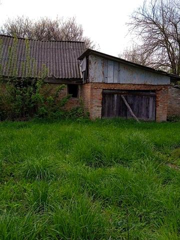 Продам  будинок під ремонт або під знос .