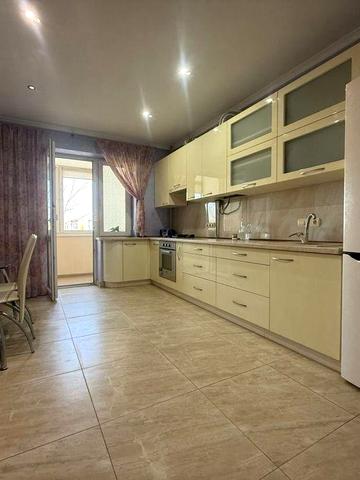 Здається в оренду 2-во кім квартира.Вул.Колоскова.Бл.Центр.