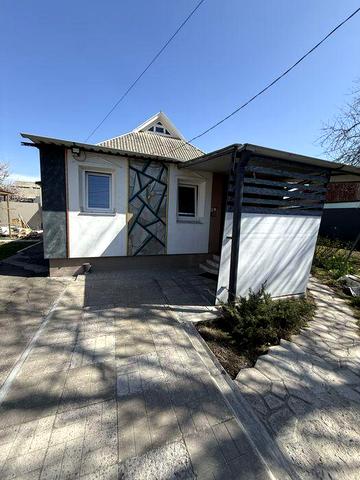 Оренда частини будинку, окремий вхід, Святопетрівське, зупинка поряд, є паркомісце газове опалення поряд розвинена інфраструктура