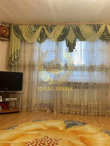 Продам 4-кімнатну квартиру біля центру міста Києва