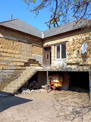 Продається двоповерховий будинок в с.Горонда