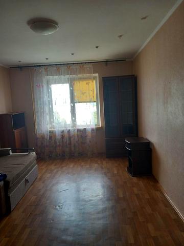 Мілютенка вул., 17