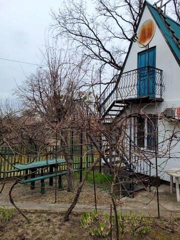 Продається затишна дача