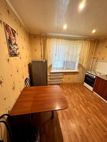 Новорічна вул., 75