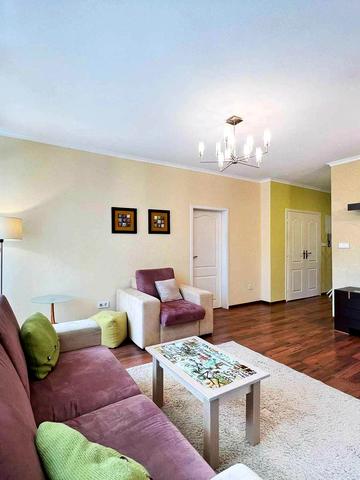 Академіка Богомольця вул., 7/14